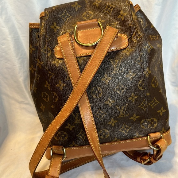 Louis Vuitton Monogram Montsouris MM Backpack: EUC.Very Clean.Non-branded strap main image 10